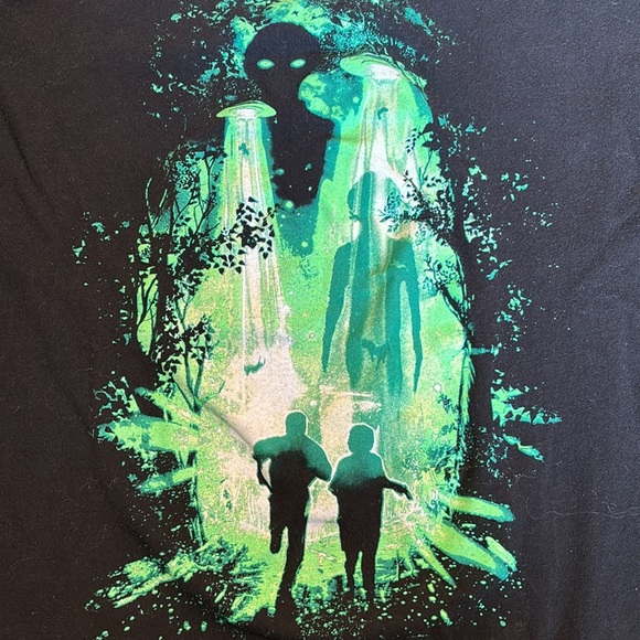 2/25 🕷️ The X Files Alien Graphic T-shirt by Loot Crate - Picture 2 of 4